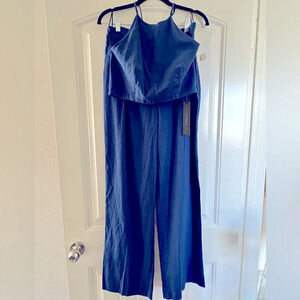 Brand New Beautiful House of Harlow 1960,  Linen 2 Piece set